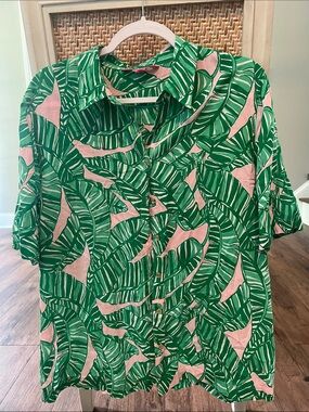 Lilly Pulitzer Green Leaf-Print Button Down Shirt with Pink Background